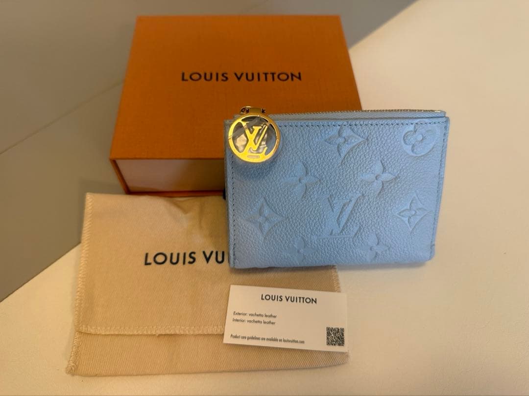 ルイヴィトン 限定カラーポルトフォイユリサ