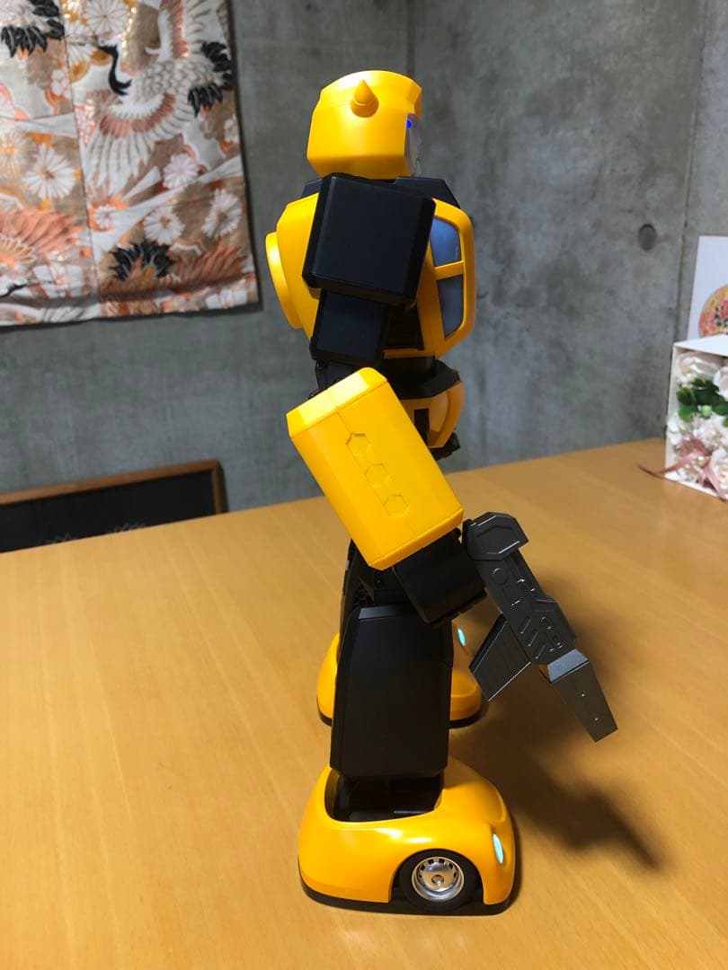 ロボセン　robosen バンブルビー　パフォーマンス　トランスフォーマー