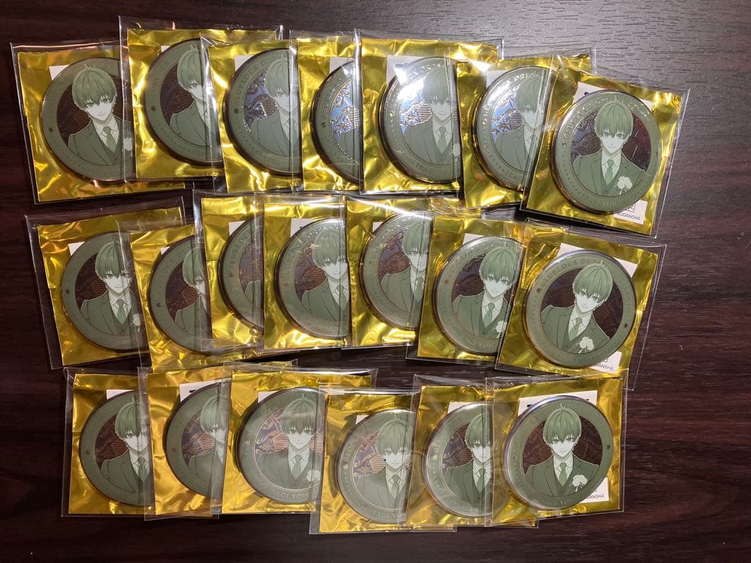 ブルーロック　ジュエリー缶バッジ　Dress up 潔 世一　 20点