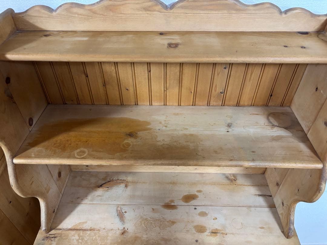 カントリー風木製シェルフ ハート型扉付き