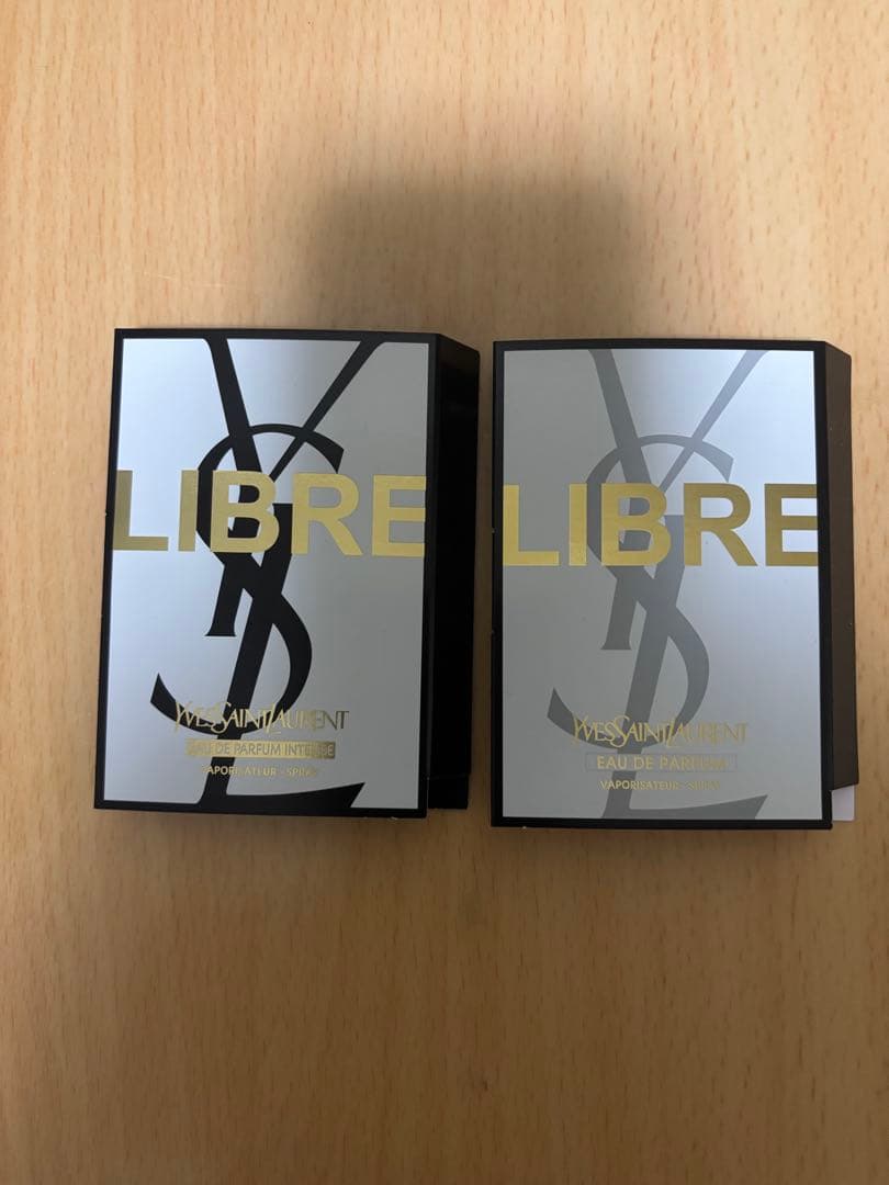 イブサンローラン　メイクミーブラッシュ44 パルファム2本おまけ着き