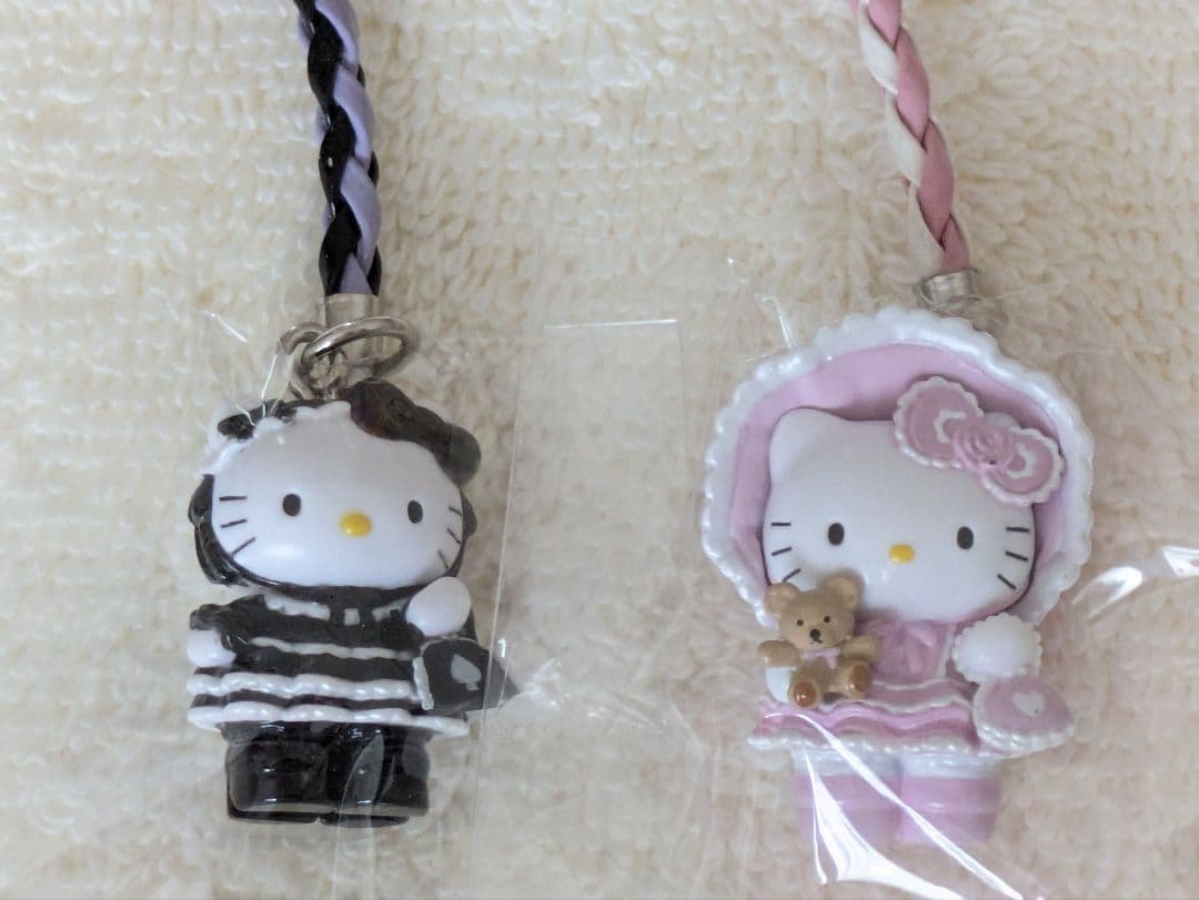 【ハローキティ】未使用タグ付き　Pour Lolita　嶽本野ばらコラボ　2種類