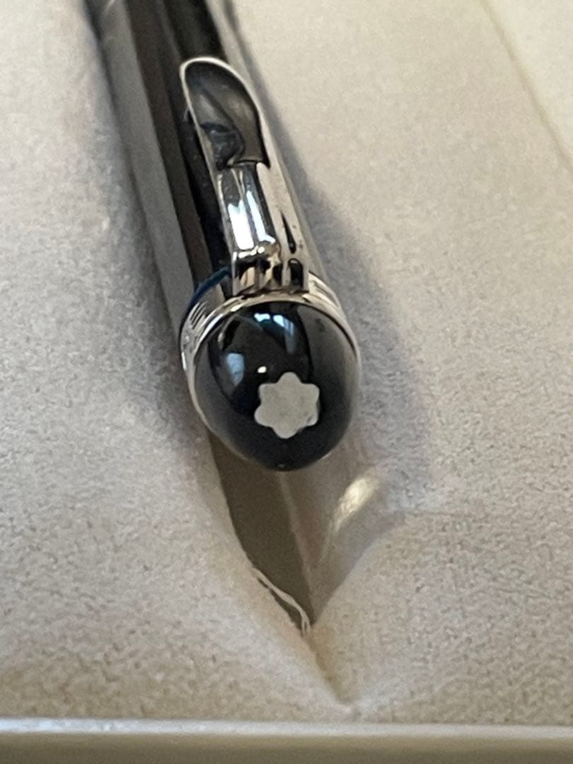 ◾️モンブラン◾️スターウォーカー◾️ボールペン◾️プラチナ◾️化粧箱付属◾️￼