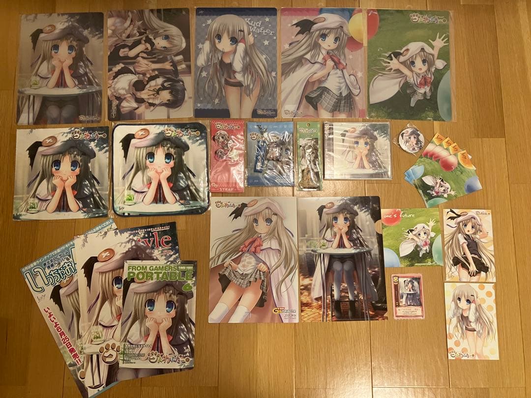 クドわふたー　下敷き　タオル　ストラップ　キーホルダー　ポストカード　ブロマイド