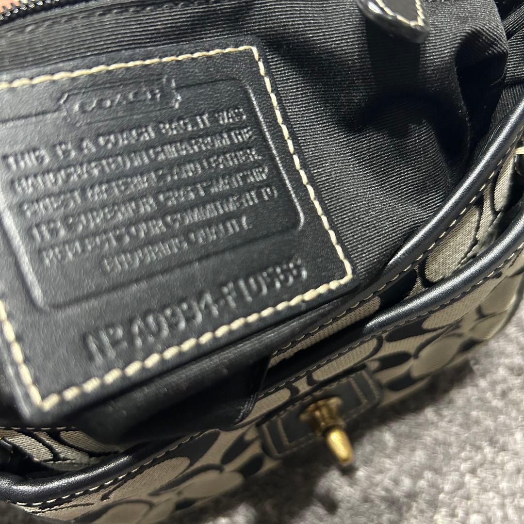 希少 美品 コーチ ショルダーバッグ シグネチャー ターンロック クロスボディ