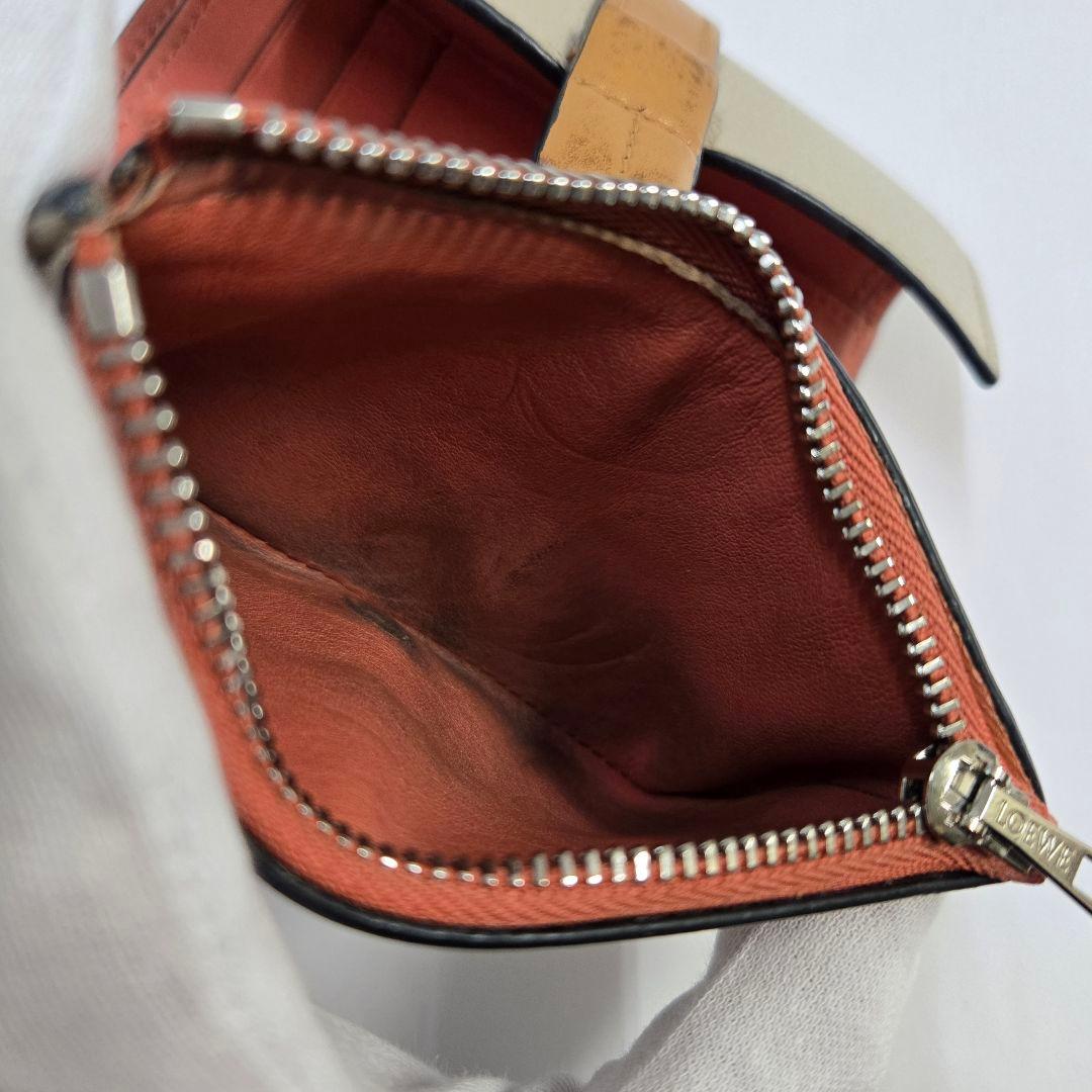 ロエベ　LOEWE　三つ折り財布　コンパクトウォレット　アナグラム