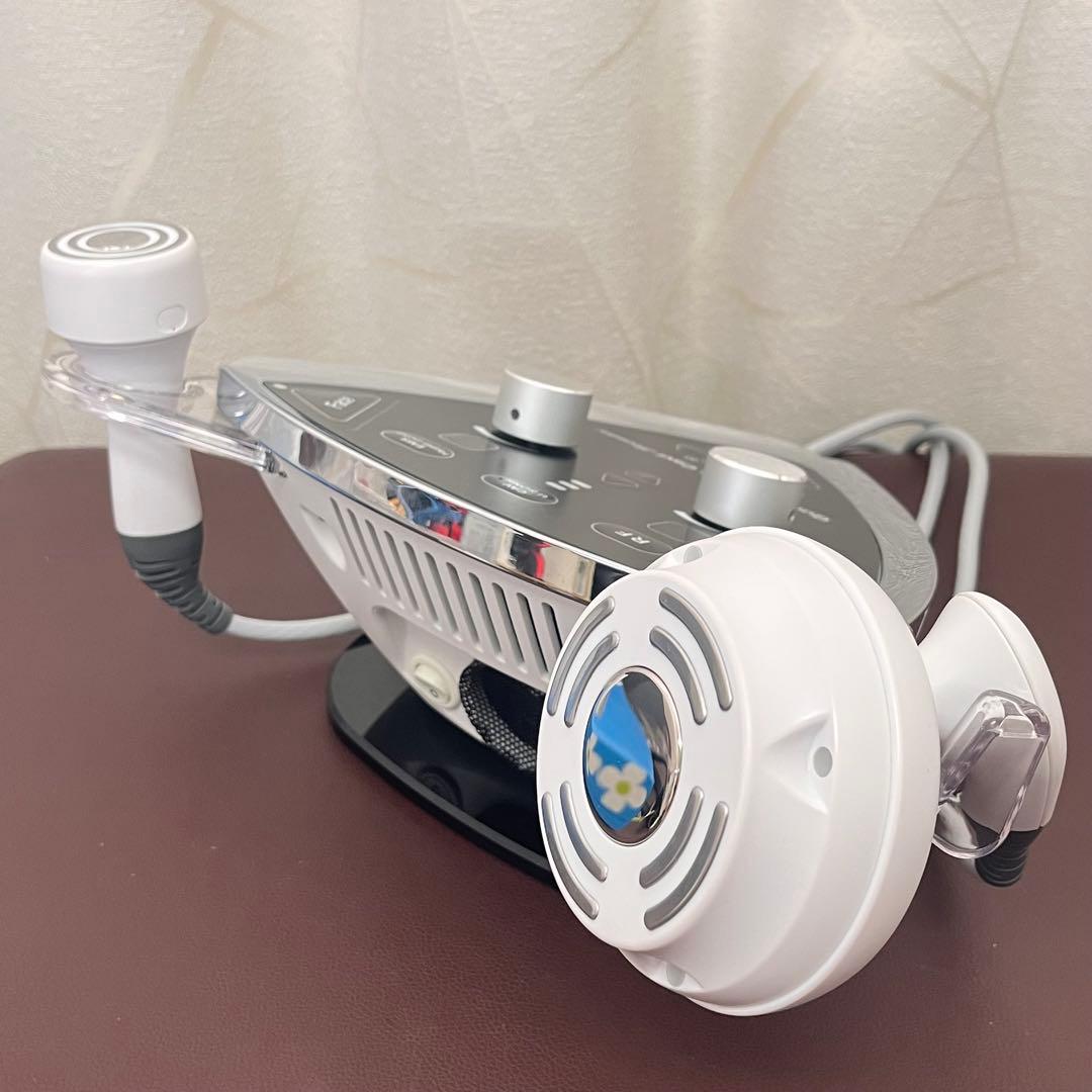 クワトロバーストキャビプレミア　プレミアム　痩身　フェイシャル