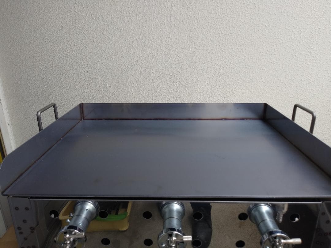 便利な持ちて付き　プロパンガス用　鉄板焼きグリドル　３辺フチ加工　お好み焼きそば