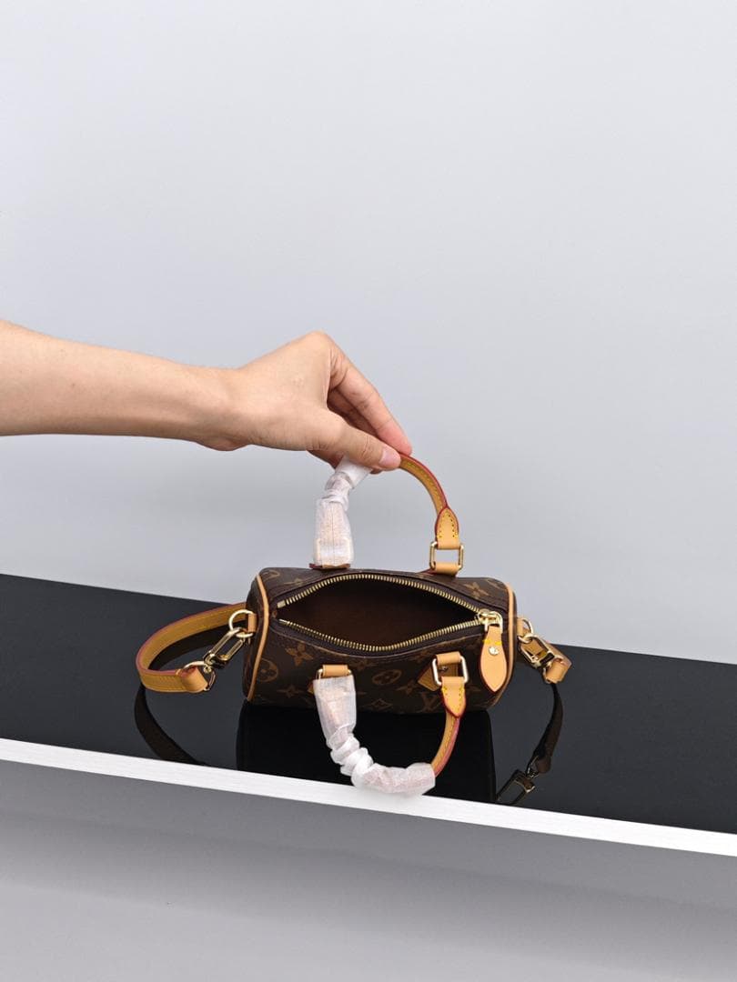 【人気定番】モノグラム ショルダーバッグ