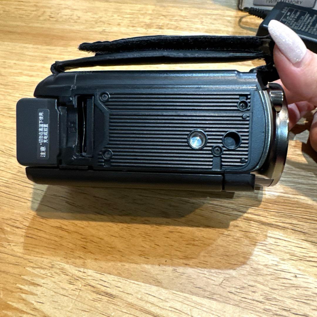 Panasonicデジタルハイビジョンビデオカメラ/HC-V700M