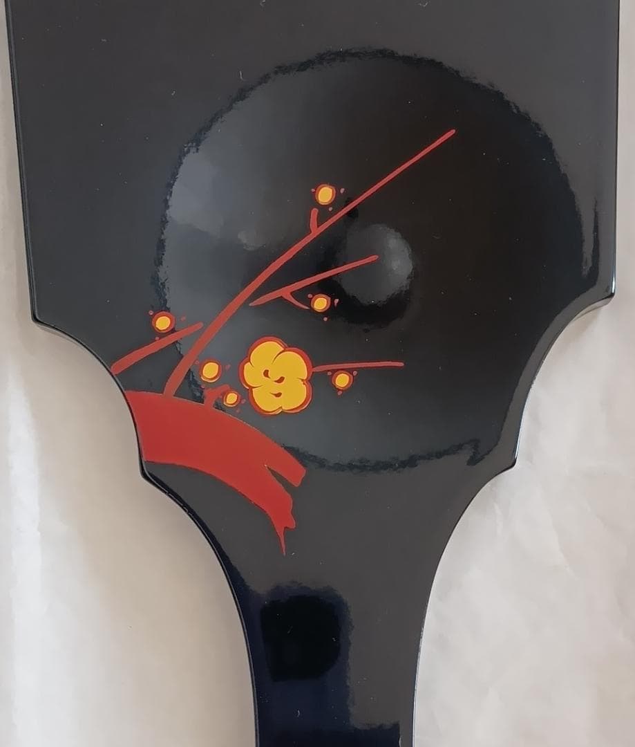 羽子板型　川連漆器 2個セット 木製本漆塗　黒・赤 リバーシブル