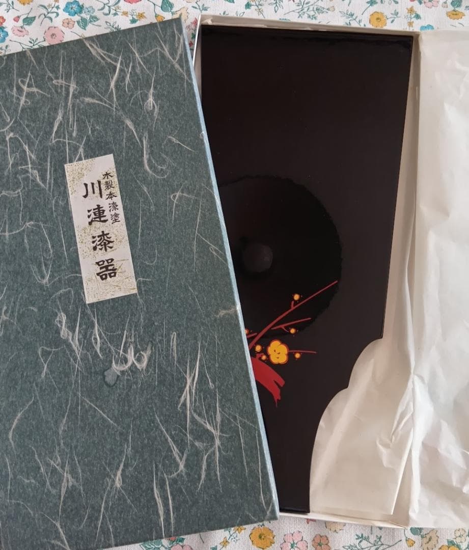 羽子板型　川連漆器 2個セット 木製本漆塗　黒・赤 リバーシブル