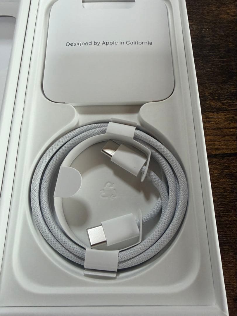 極美品　Apple iPhone 15Pro 本体