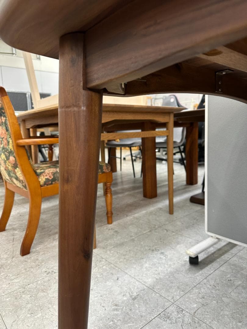 大塚家具　ダイニングテーブルセット　イス×4　ブラウン