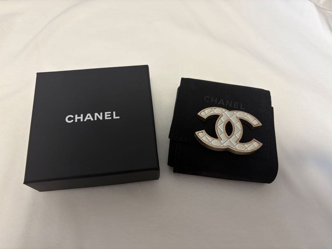 希少 CHANEL ココマーク ブローチ ゴールド ホワイト 箱有 ヴィンテージ