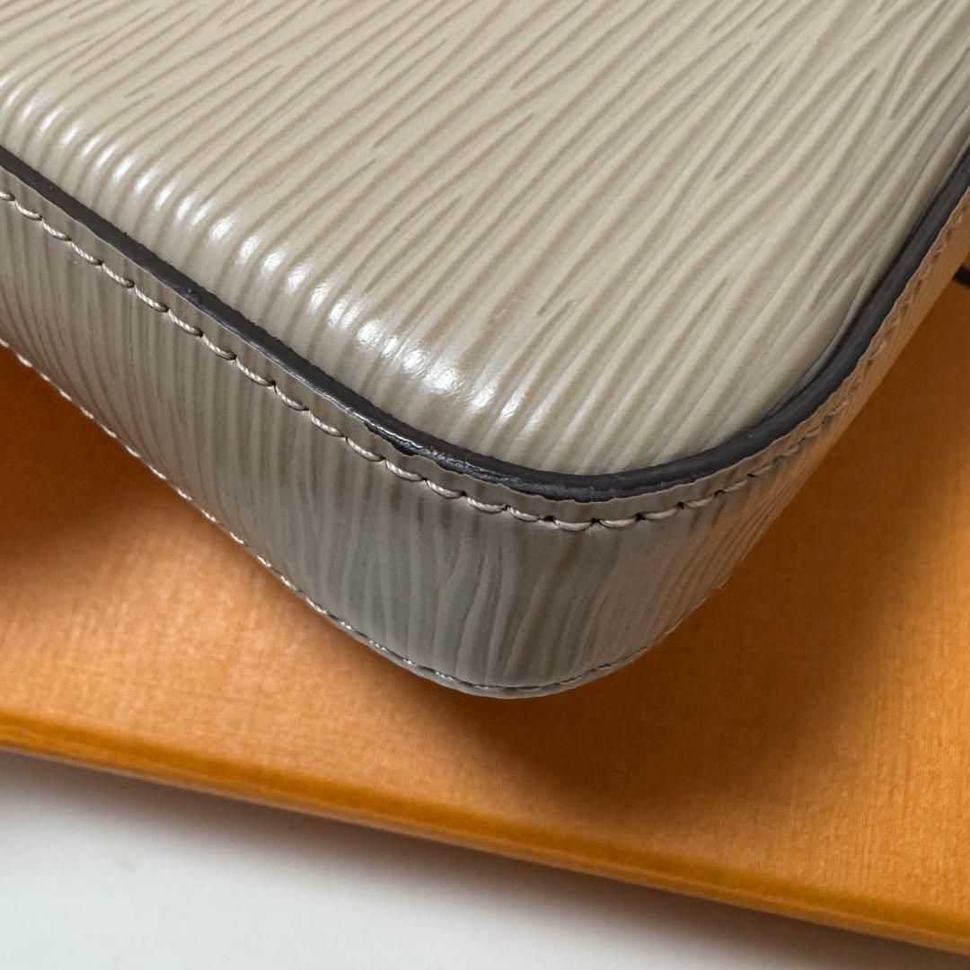 ルイヴィトン エピ ポシェットフェリシー