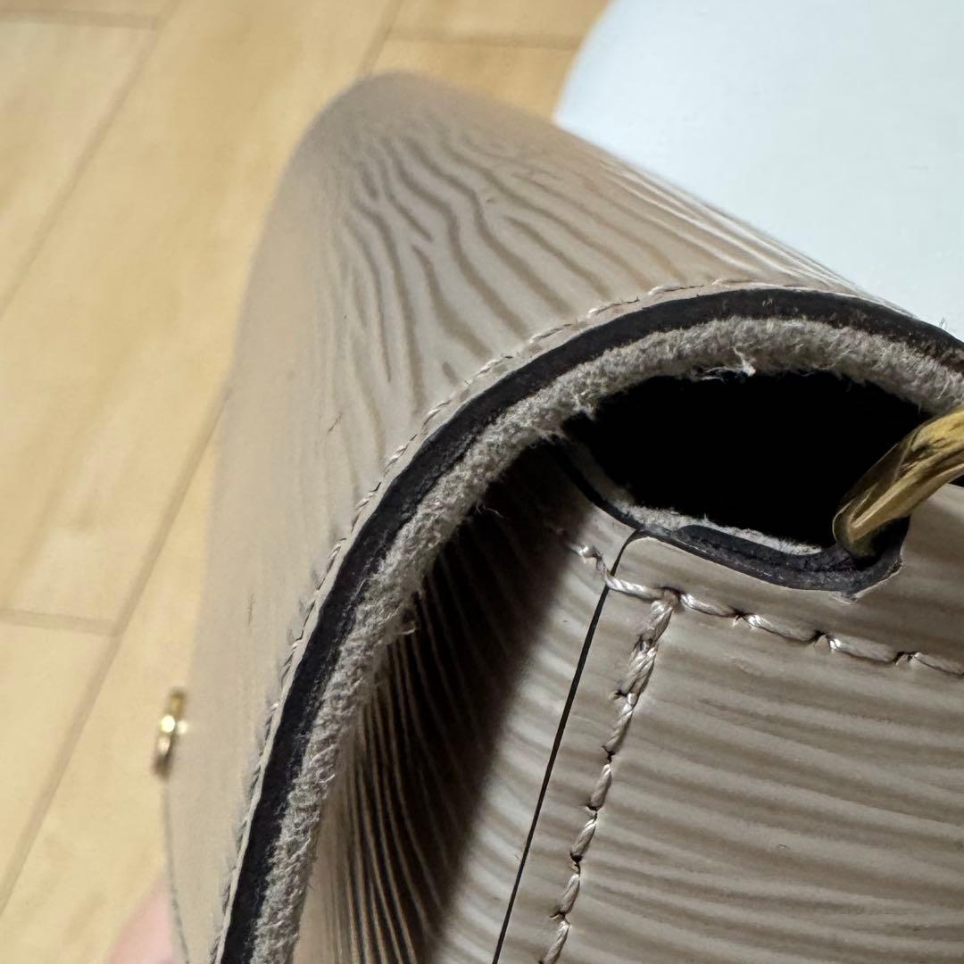 ルイヴィトン エピ ポシェットフェリシー