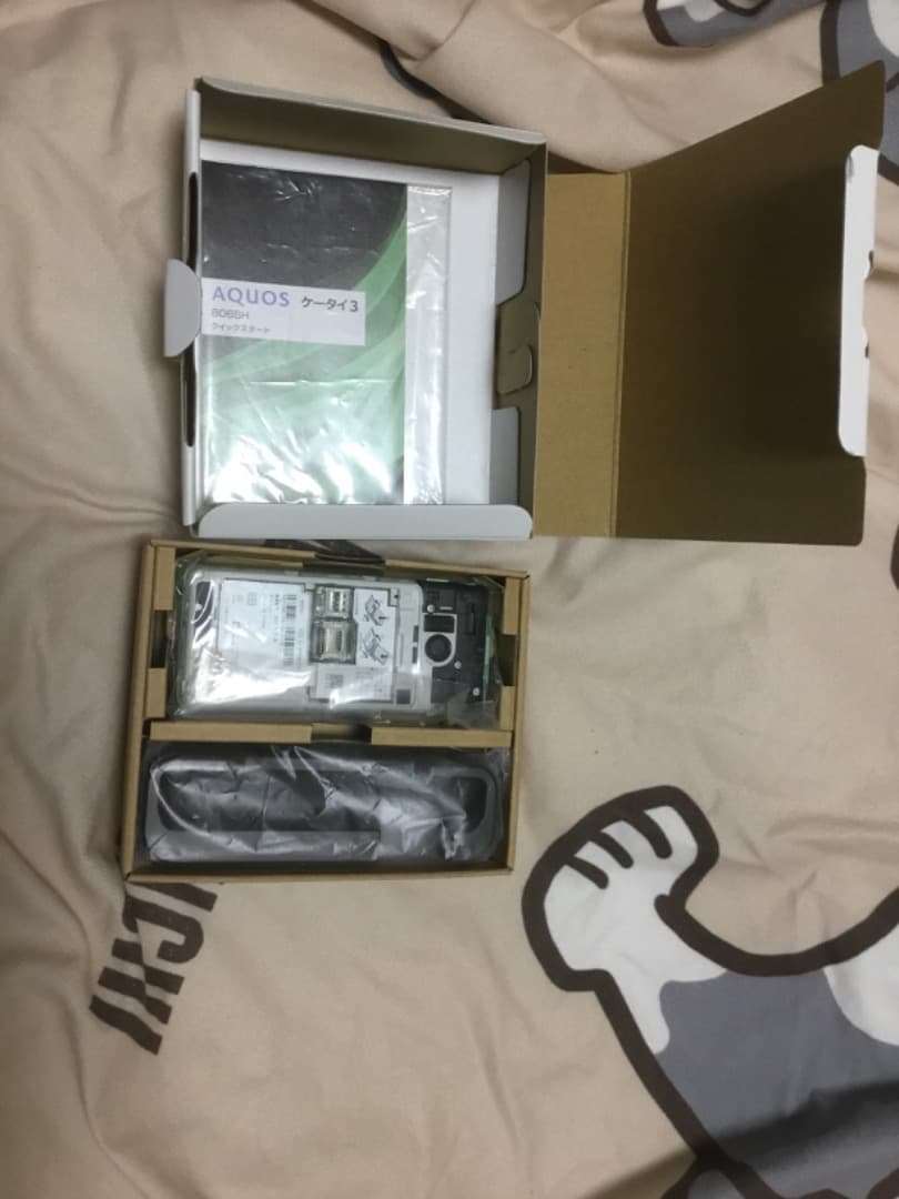 AQUOS ケータイ 3 806SH グリーン 未使用品simフリー