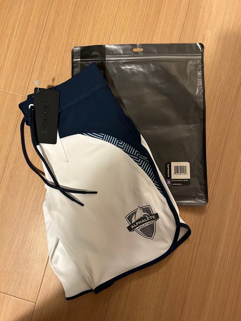 【新品・未使用】ALPHALETE 水着 サーフパンツ 28