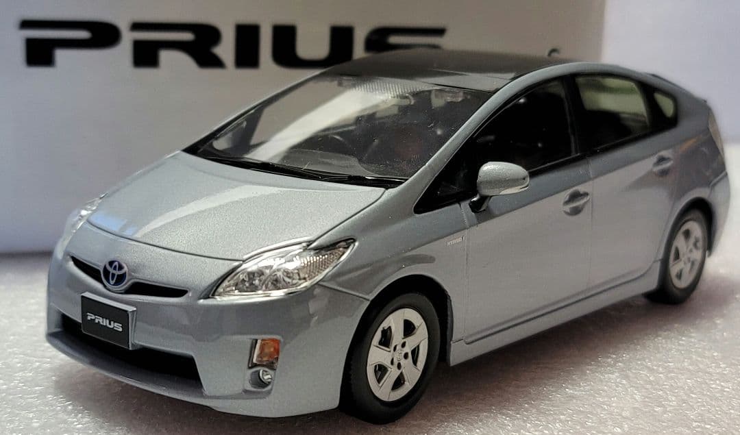 【 全国送料無料 】特大 ディーラー特注 プリウス ミニカー ケース付