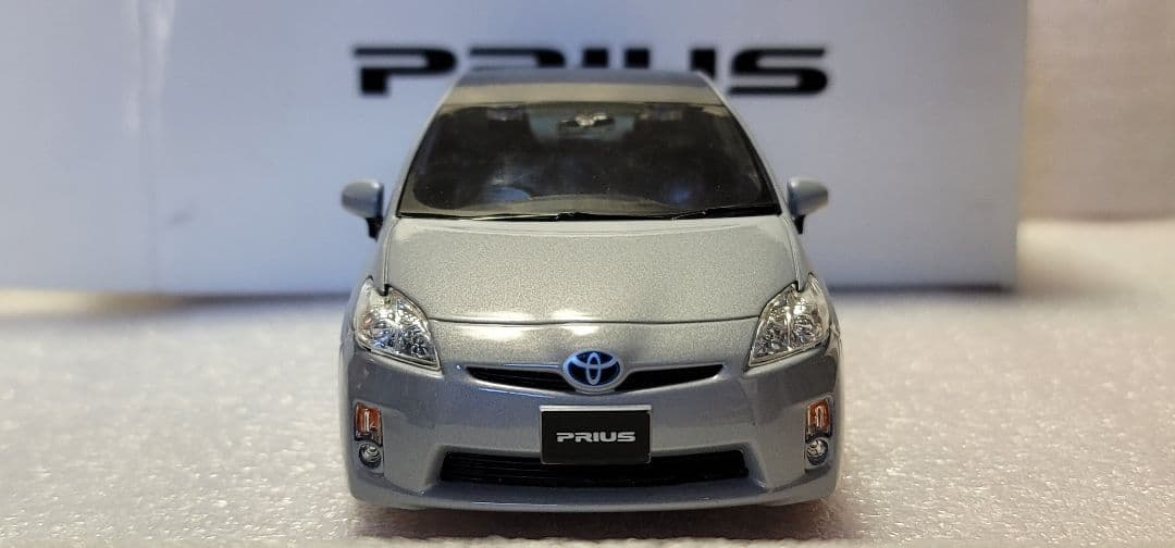 【 全国送料無料 】特大 ディーラー特注 プリウス ミニカー ケース付