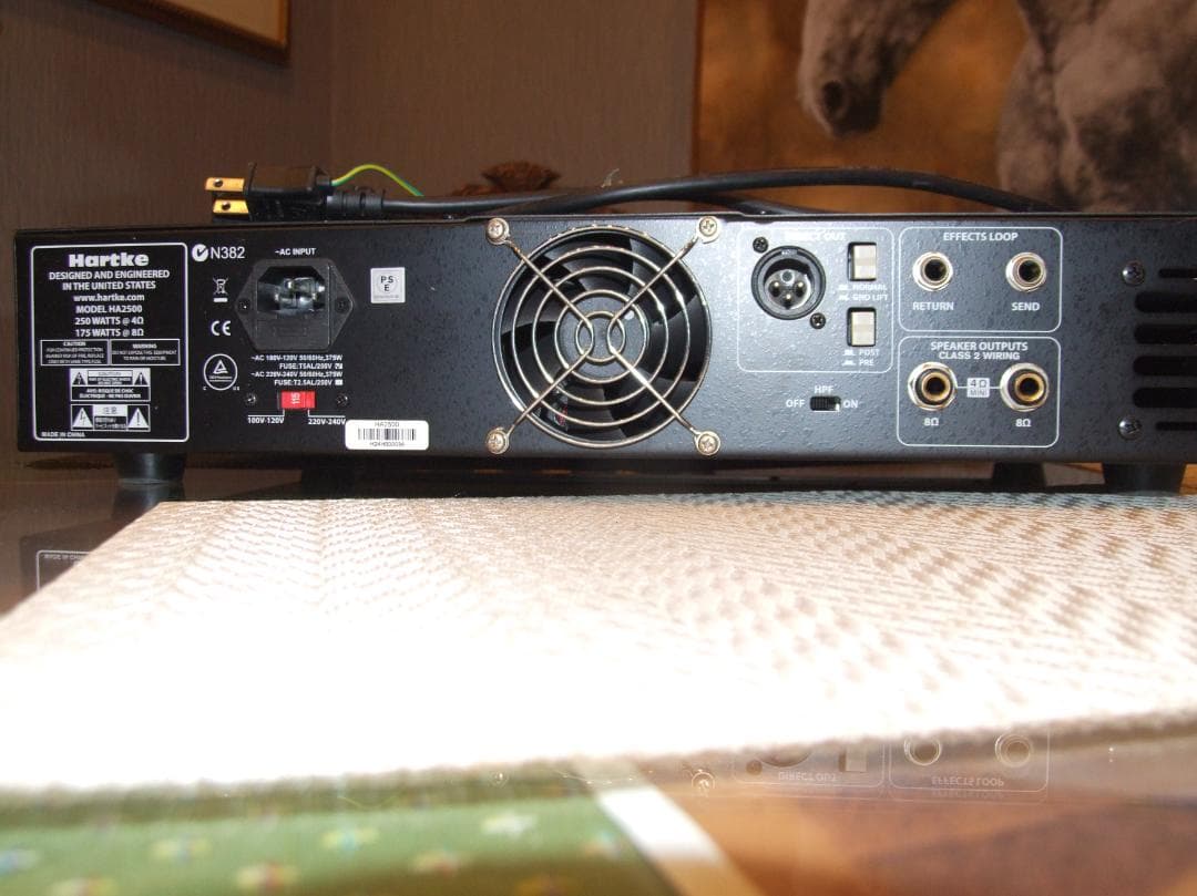 Hartke HA250 250W ベース用アンプ