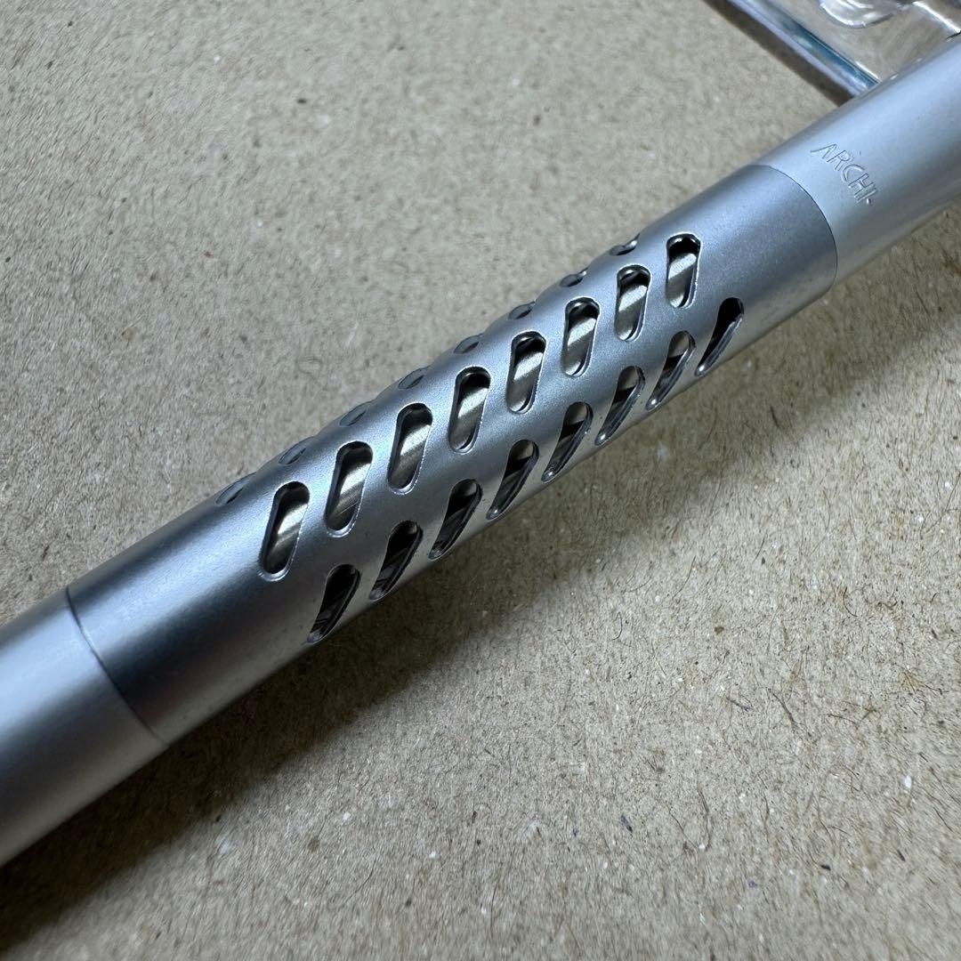 新品 廃盤 サクラ アーキ 水性 ローラーボール シルバー YABC3000