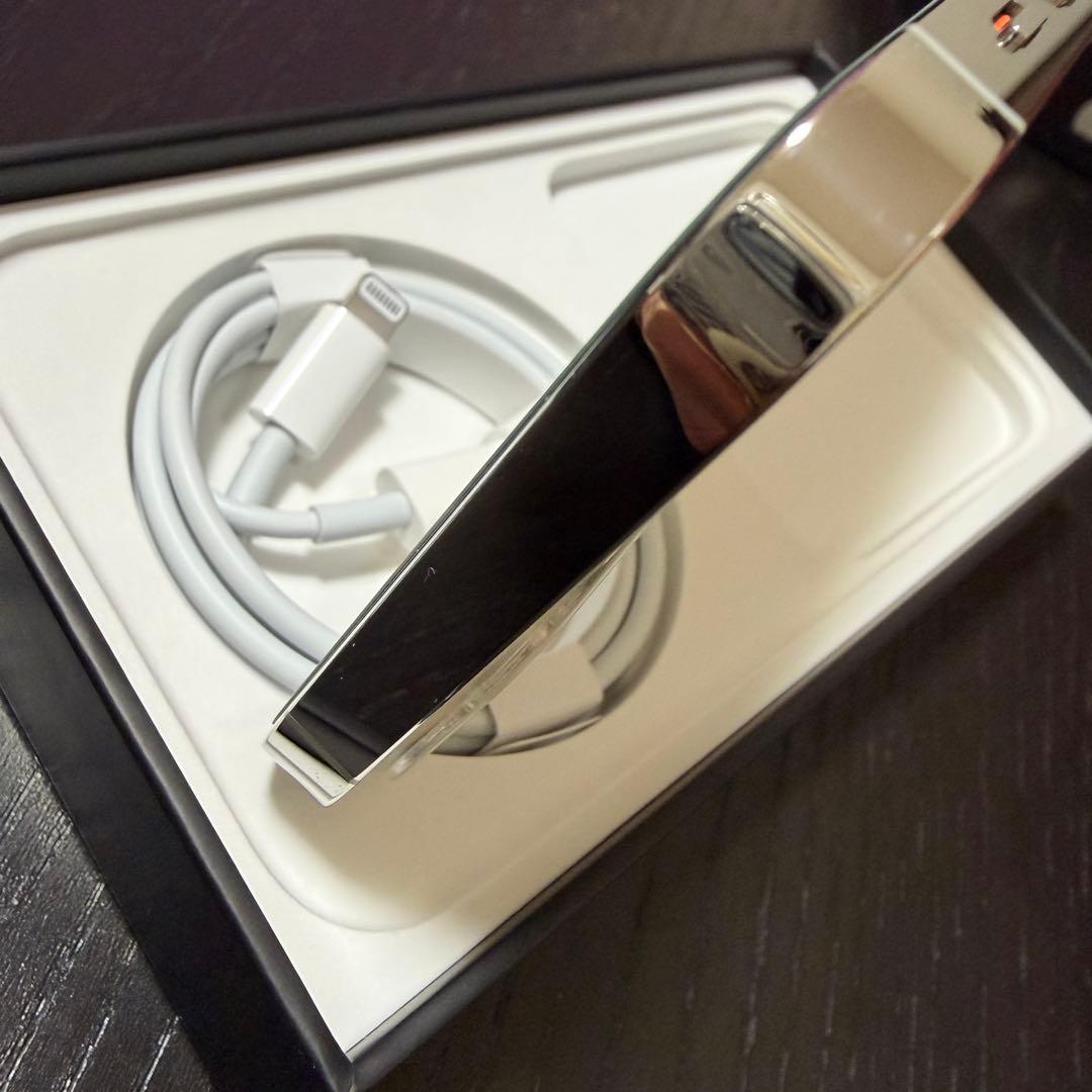 iPhone 12 Pro 256GB SIMフリー シルバー 箱 ケーブル付