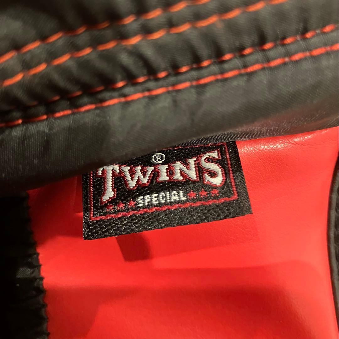 【極美品】TWINS ツインズ ボクシンググローブ 14oz レッド ツインズ