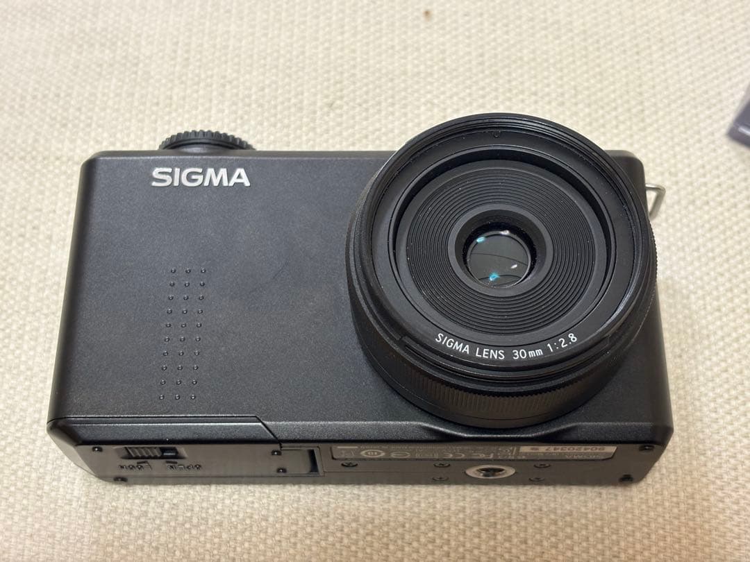 SIGMA DP2 Merrill (クローズアップレンズ付き)