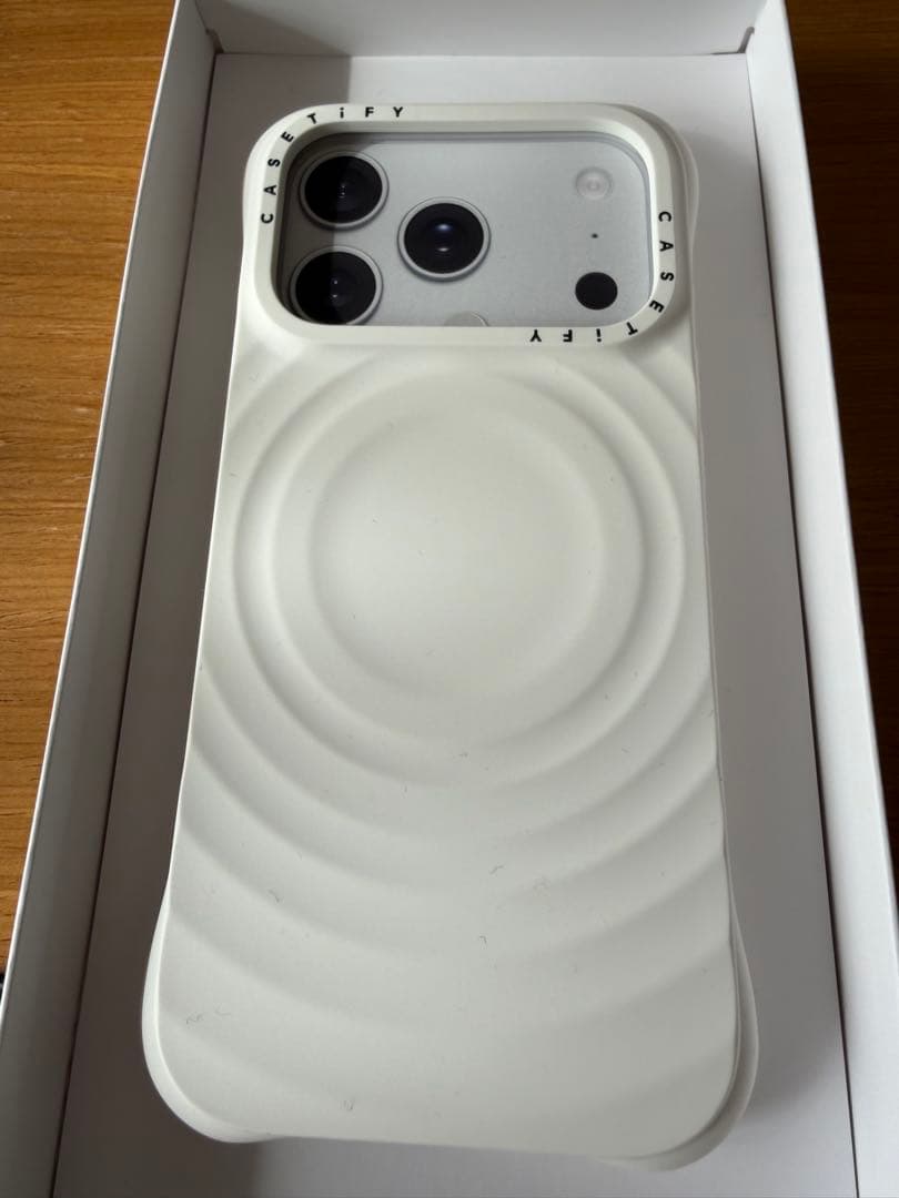 新品✳︎ケースティファイ　ウェーブシリコンケース　iPhone17pro