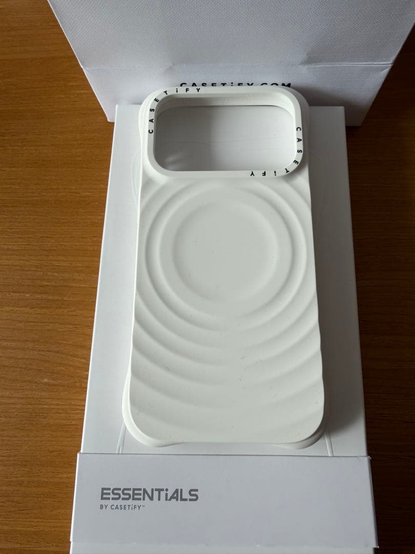 新品✳︎ケースティファイ　ウェーブシリコンケース　iPhone17pro