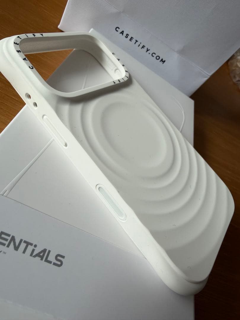 新品✳︎ケースティファイ　ウェーブシリコンケース　iPhone17pro