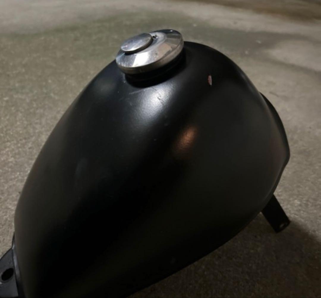 n*n様 sr400 タンク　スポタンピーナッツ　モーターロック　2% ボバー