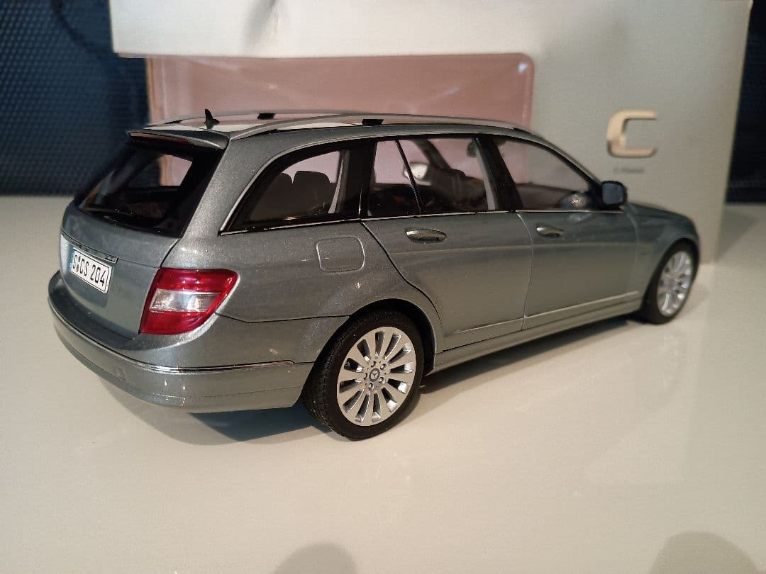 メルセデス特注 オートアート メルセデス ベンツ Cクラス ワゴン 1/18