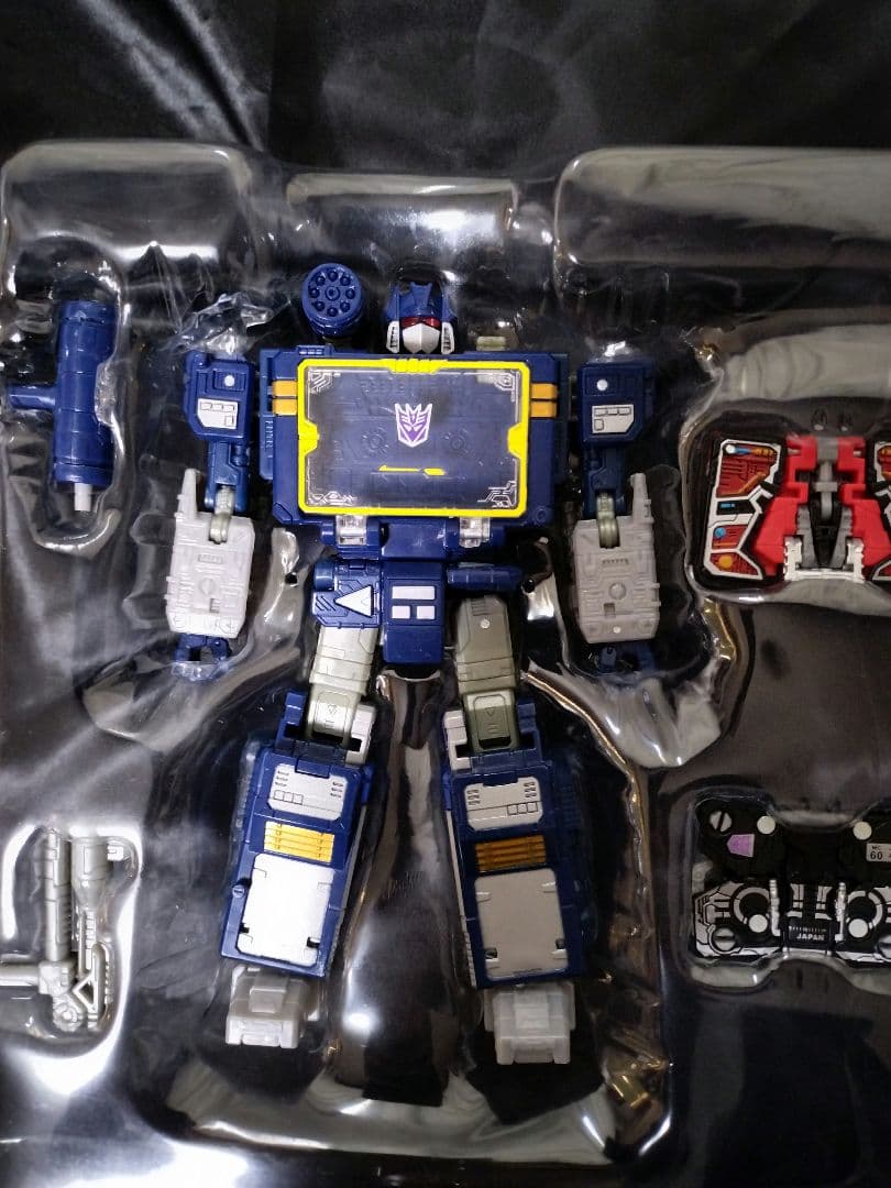 トランスフォーマー　WFC-14 サウンドウェーブ