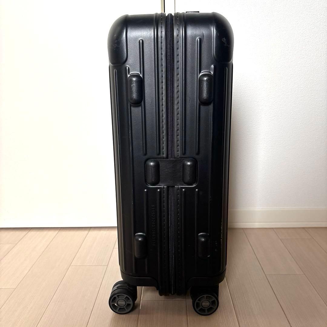 RIMOWA 機内持ち込みスーツケース