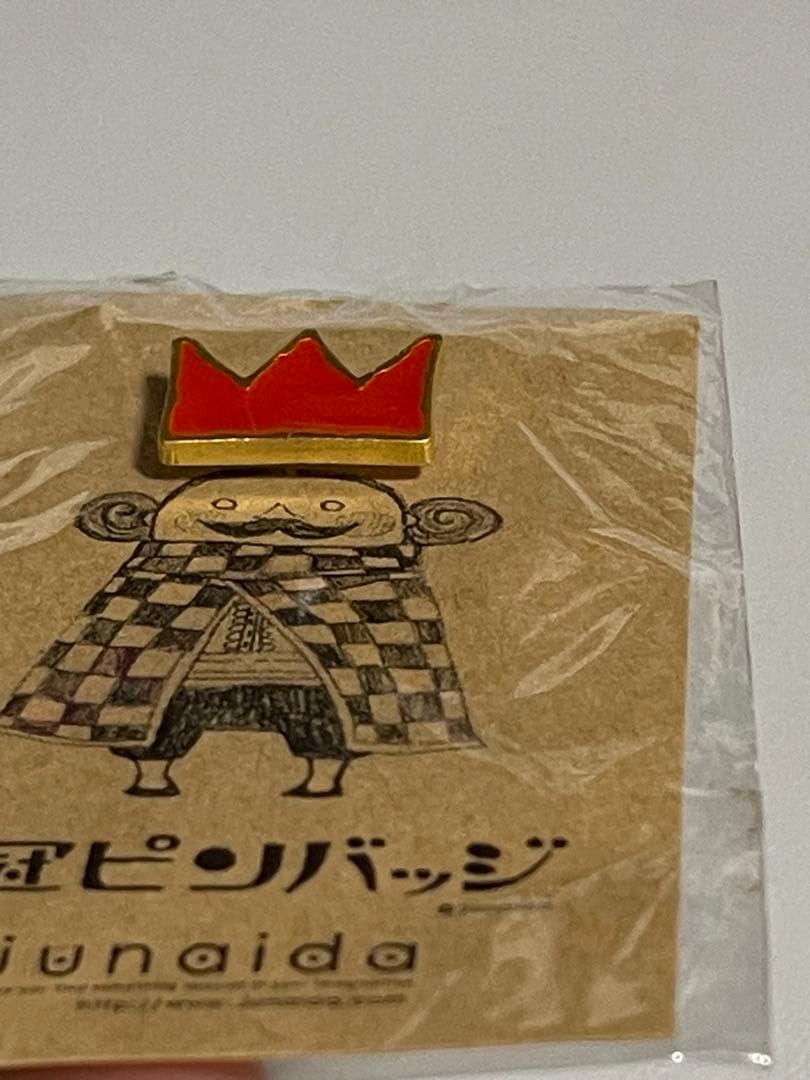 junaida 王冠ピンバッジ・当時物