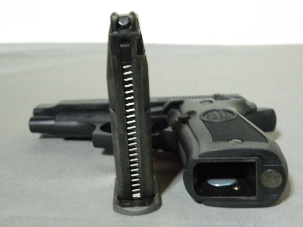 A*a様 ウエスタンアームズ ベレッタ M84F BB ブローバック WA M8