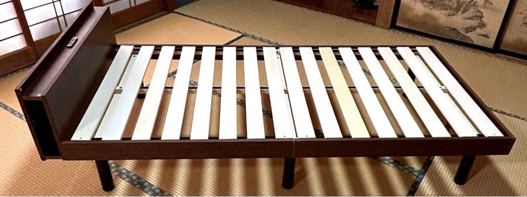 シングルベッドフレーム 棚付き コンセント付 ブラウン TKSB-S