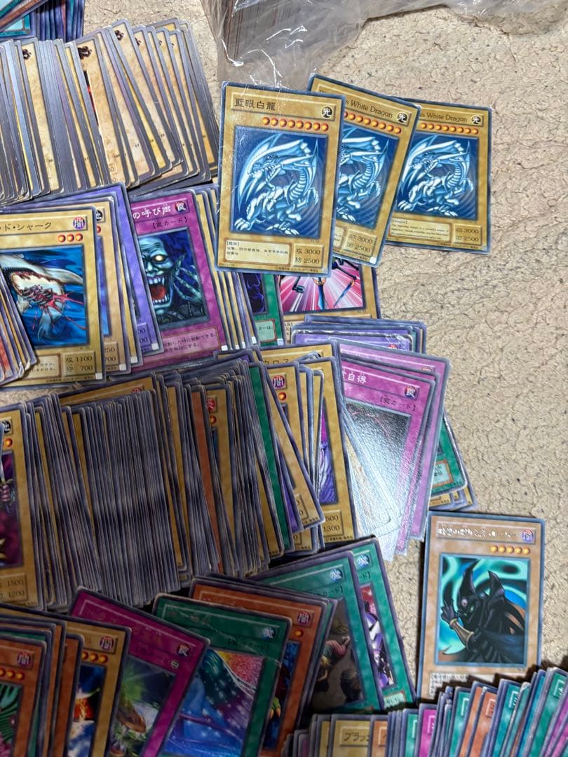 遊戯王　まとめ売り　ノーマル　字レア　約16000枚　初期、2期、多言語含む