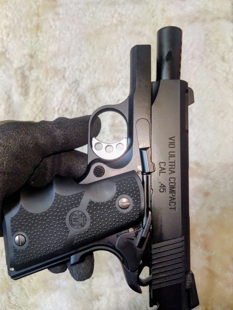 【中古美品】 東京マルイ V10 ウルトラコンパクト　ブラックモデル　ガスガン