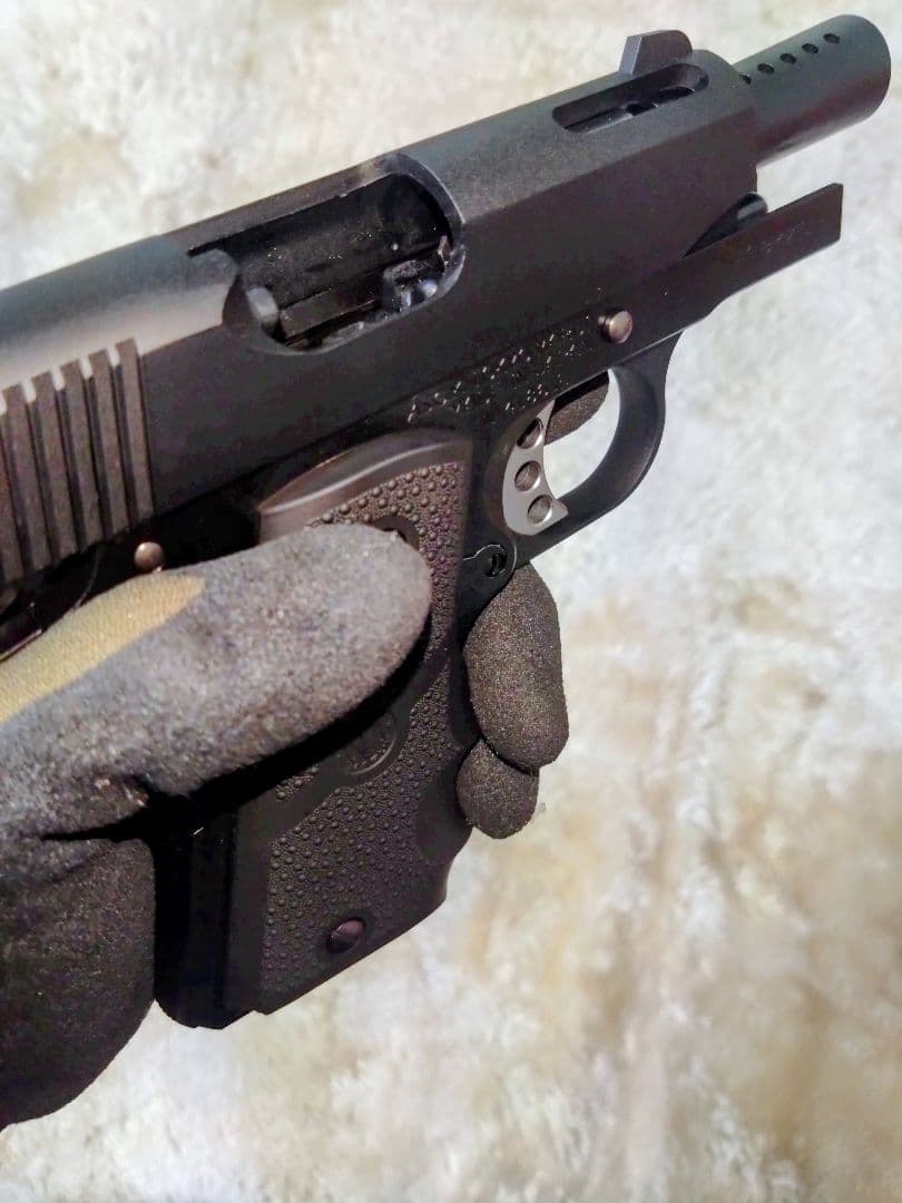 【中古美品】 東京マルイ V10 ウルトラコンパクト　ブラックモデル　ガスガン