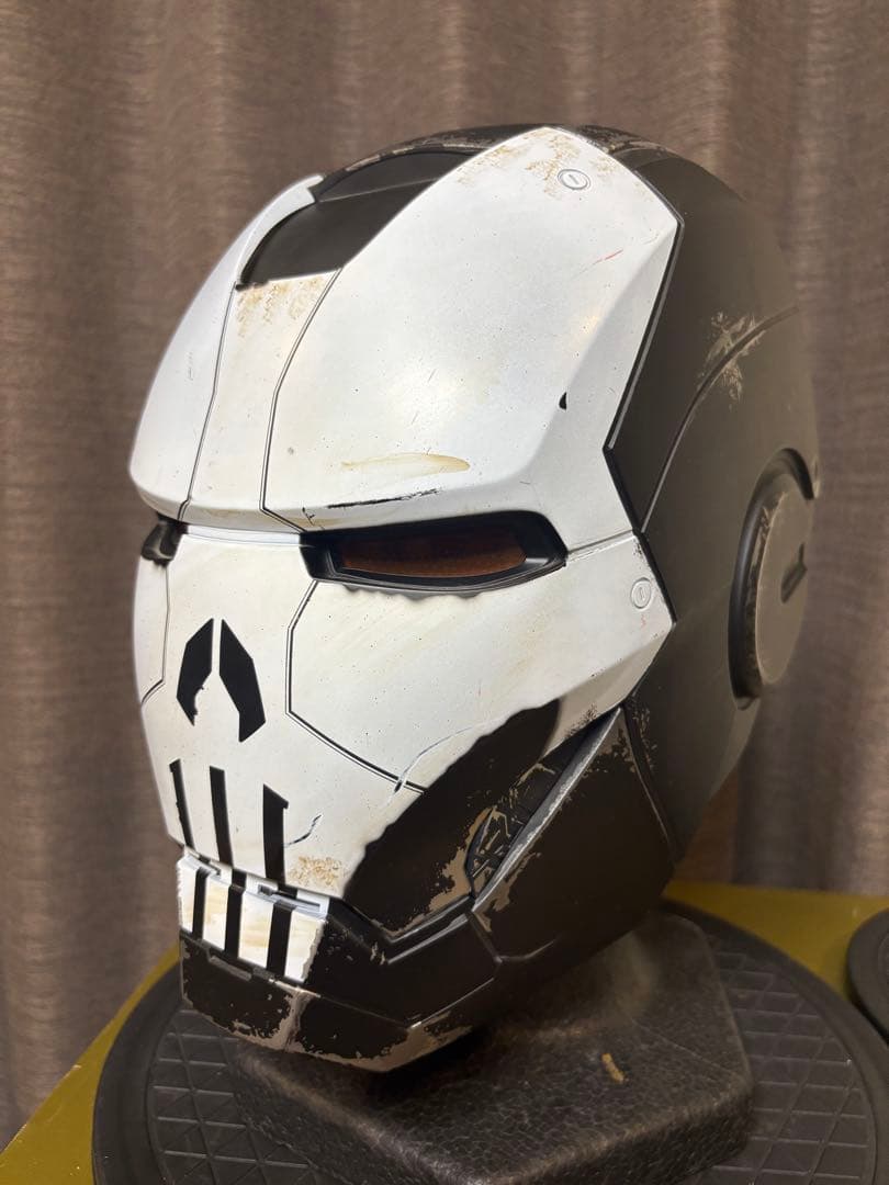 ウォーマシン X パニッシャー ヘルメット ダメージ加工 等身大　1/1