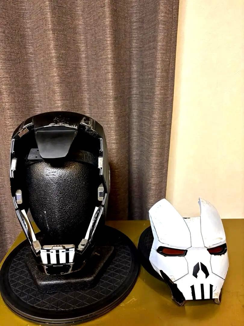 ウォーマシン X パニッシャー ヘルメット ダメージ加工 等身大　1/1