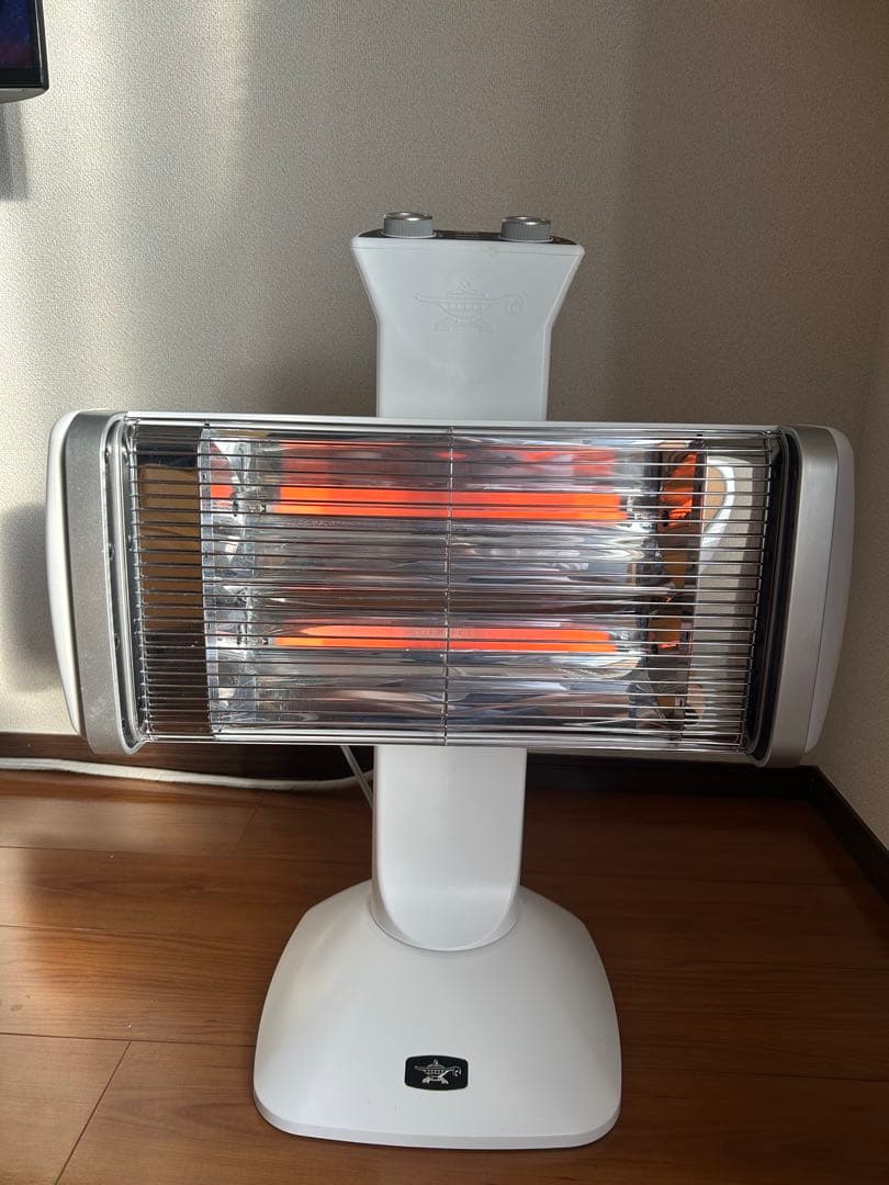 2023年製アラジン 遠赤グラファイトヒーター CAH-2G10F 白