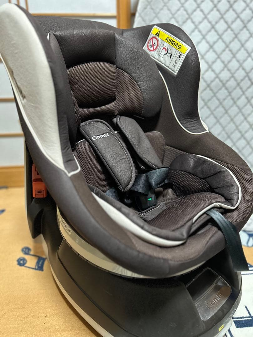 Combiコンビ ネルームliteチャイルドシートCB-UTC