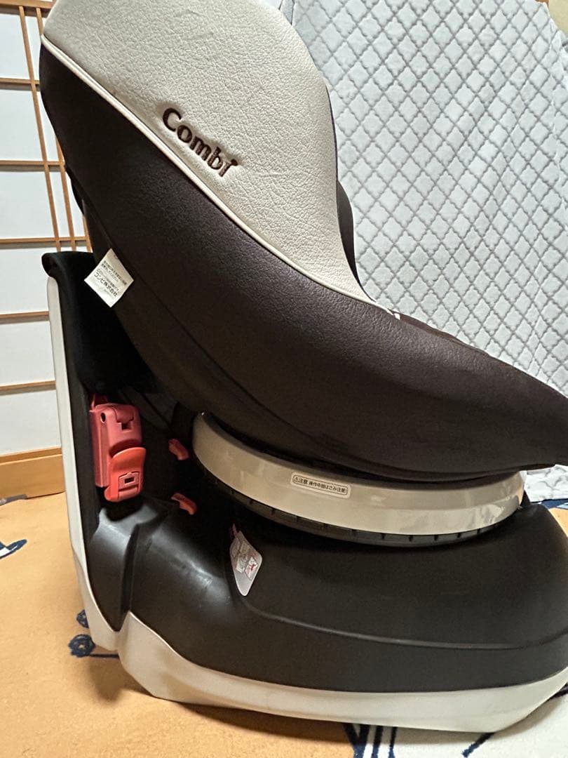 Combiコンビ ネルームliteチャイルドシートCB-UTC