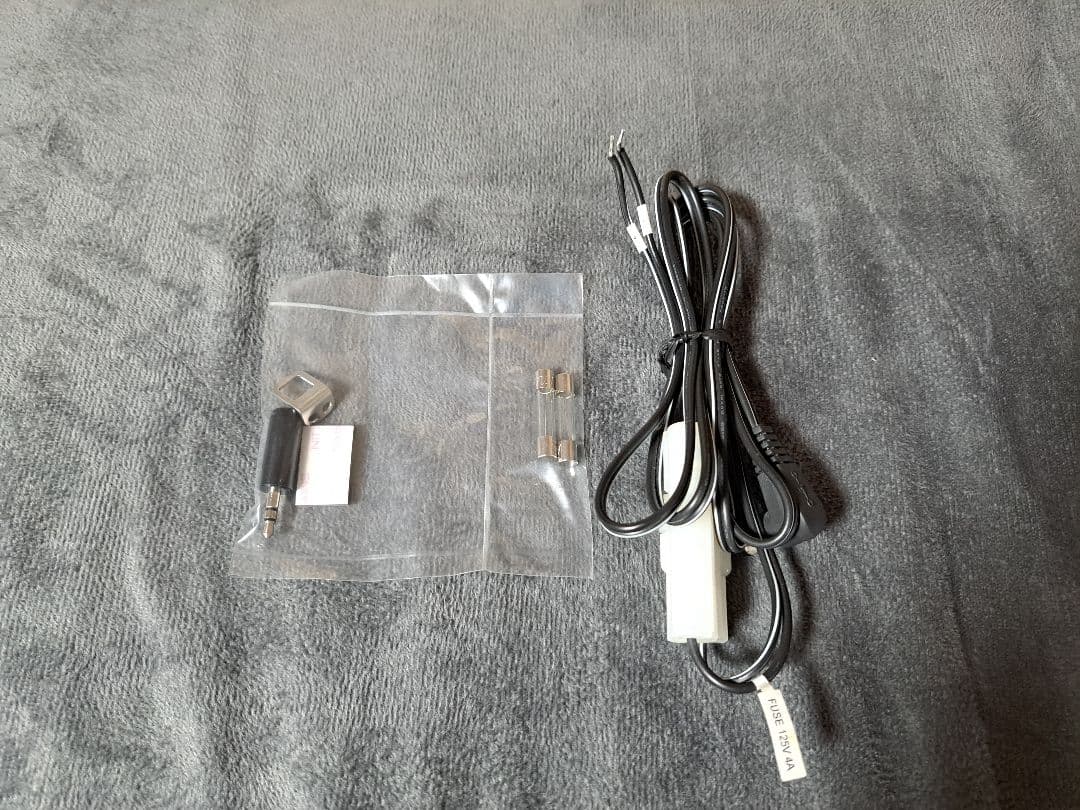 ICOM　IC-705 美品中古　MBF-705 他オマケ有り　動作品