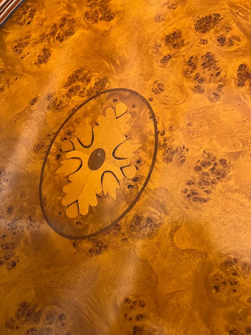 猫脚@イタリア製彫刻入りアンティーク@サイドテーブル